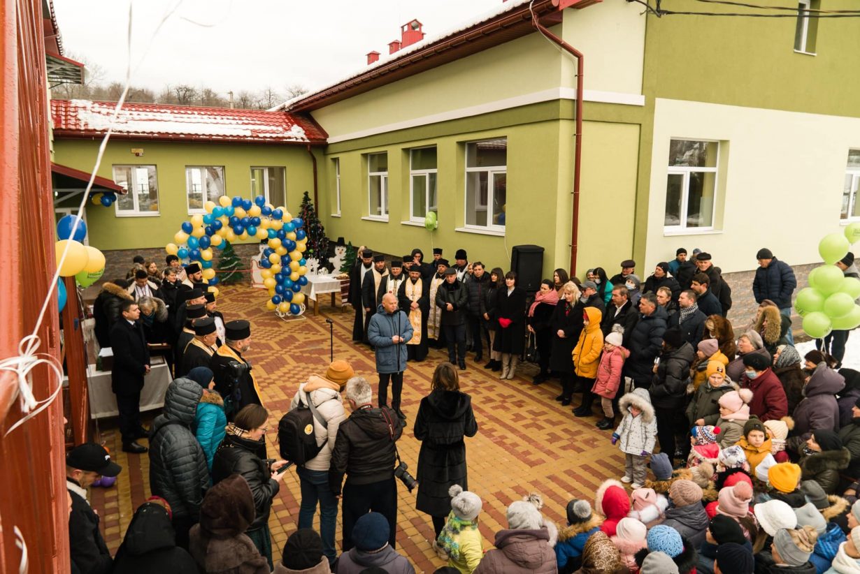 У Тисменицькій громаді урочисто відкрили новий дитячий садок ФОТО