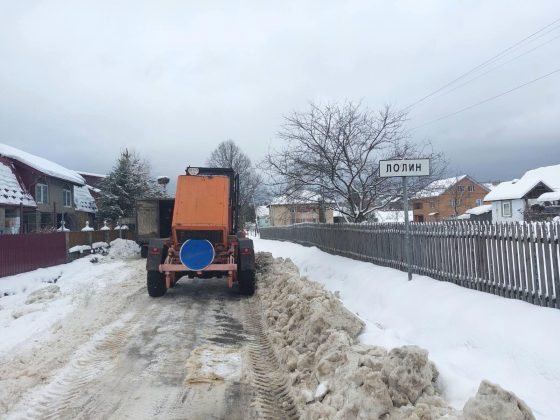 На Прикарпатті дорожники активно борються зі снігом ФОТО