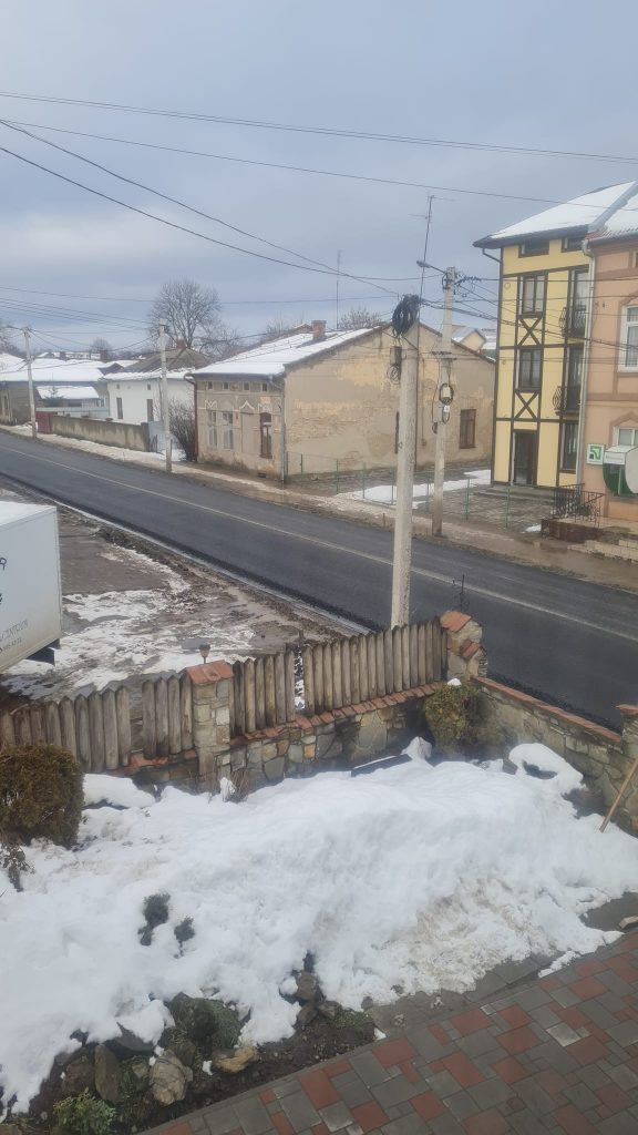 На свято Миколая мешканці Болехова отримали такий довгоочікуваний подарунок - відремонтовану дорогу ФОТОФАКТ