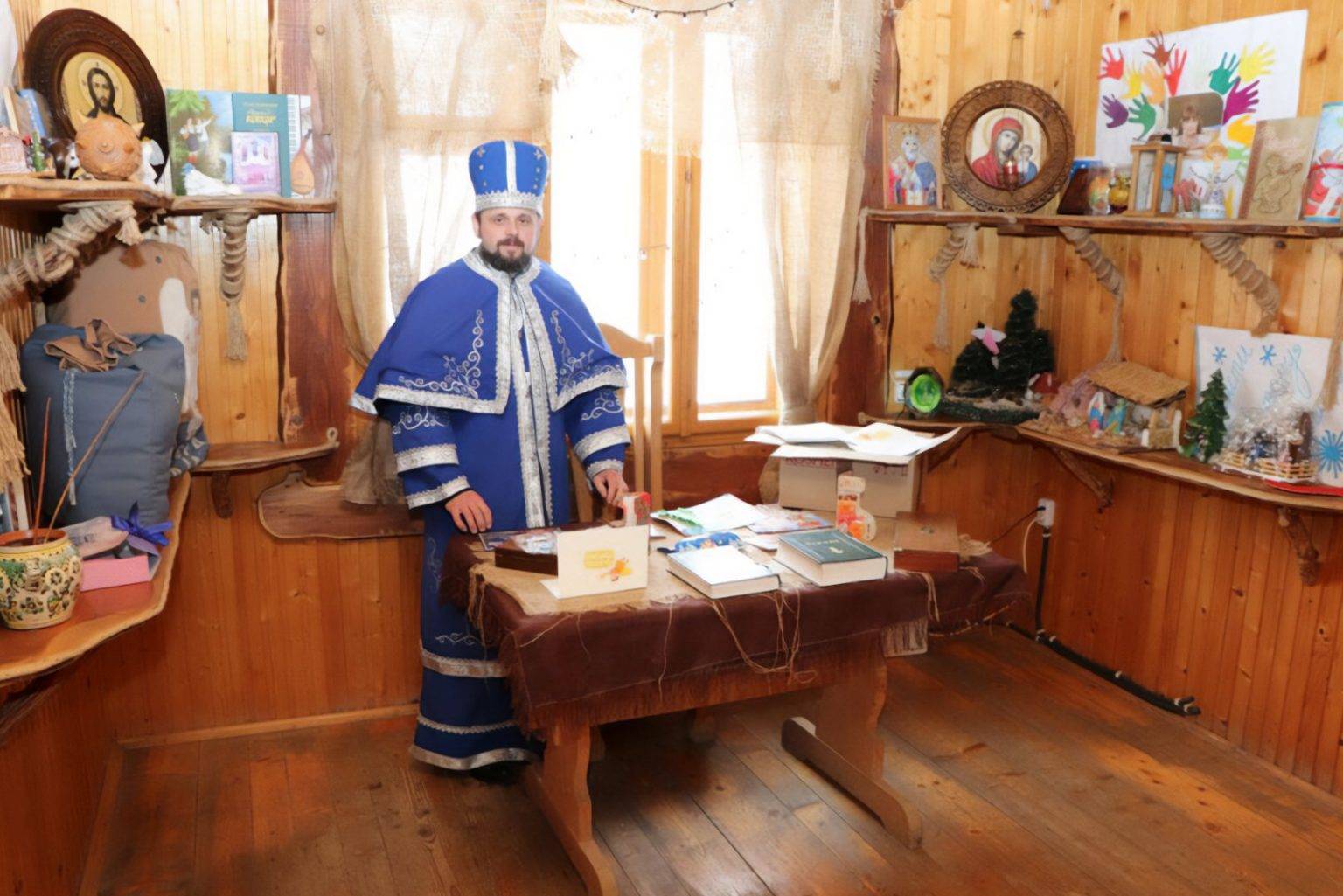 Понад 800 дітей надіслали листи у маєток святого Миколая в Пістині ФОТО