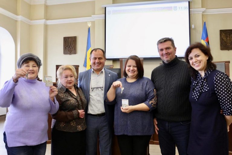 У Коломиї дві родини переселенців безкоштовно отримали квартири