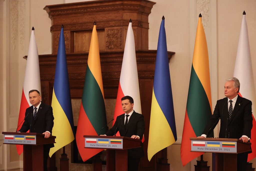 На Прикарпаття приїхало відразу декілька президентів країн ФОТОРЕПОРТАЖ