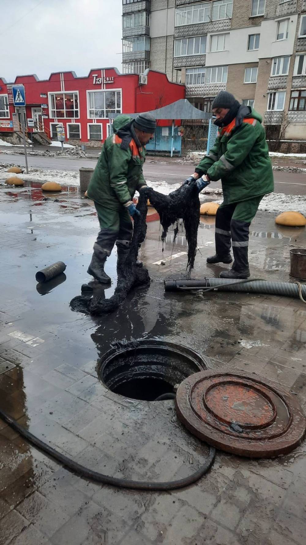 У Калуші з каналізацій