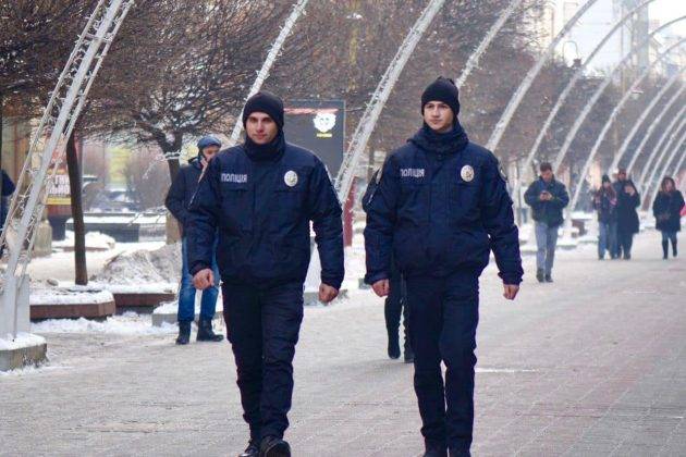У новорічну ніч 350 правоохоронців забезпечуватимуть порядок на Прикарпатті ФОТО