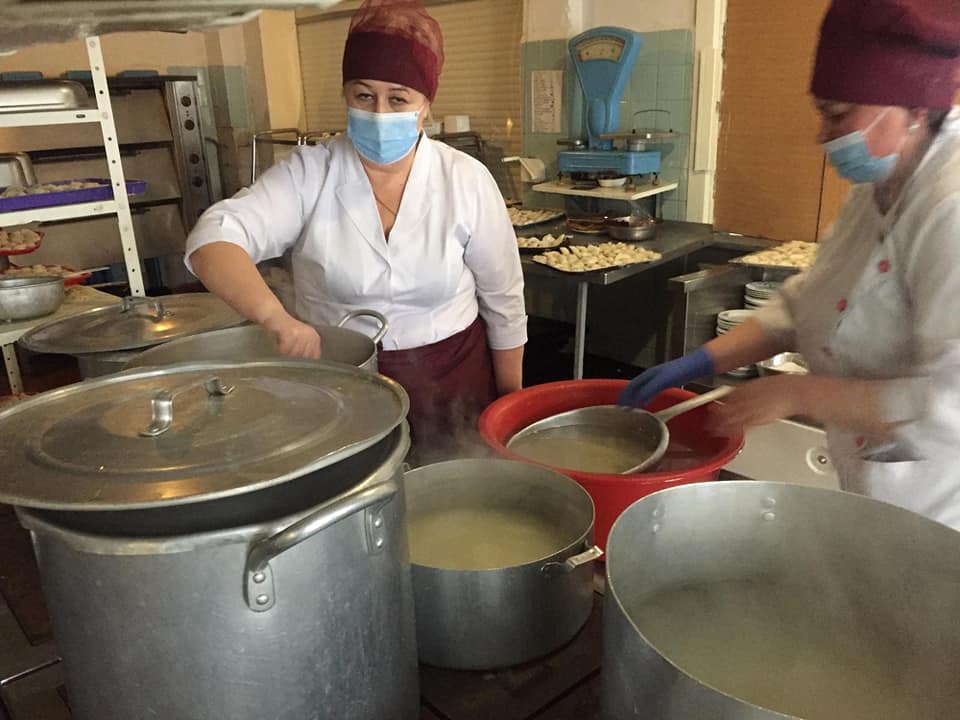 передали на Схід смаколики