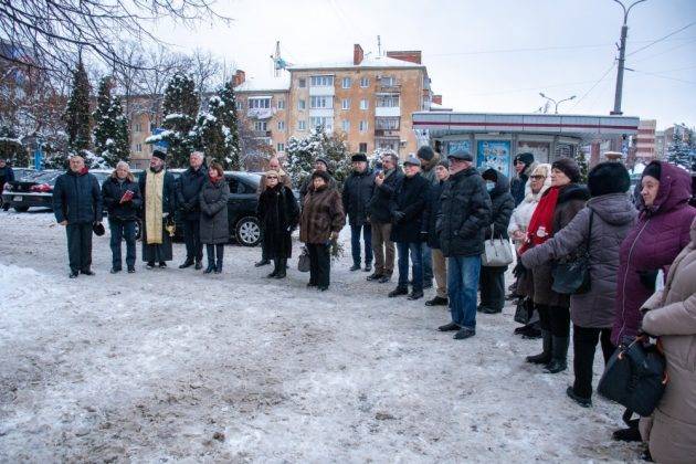 У Франківську встановили анотаційну дошку відомій громадській діячці ФОТО