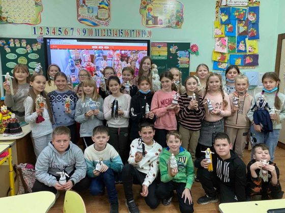 У Івано-Франківську школярка на благодійному майстер-класі зібрала гроші для онкохворих діток ФОТО