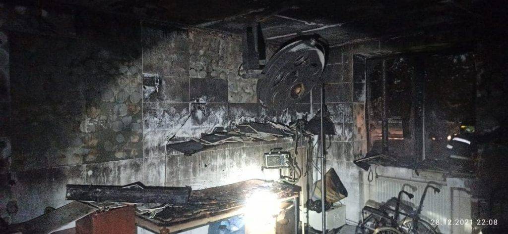 Під час пожежі в Косівській лікарні було виявлено тіла 4-х людей ФОТО та ВІДЕО