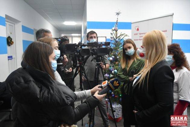 Жителі Франківська поповнили запаси донорської крові напередодні свят ФОТОРЕПОРТАЖ