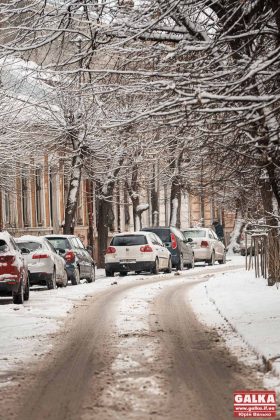 Івано-Франківськ оповився у снігову казку ФОТОРЕПОРТАЖ