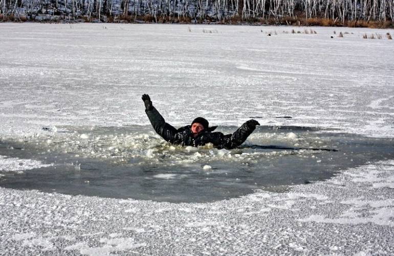 Рятувальники попереджають про тонку кригу на водоймах Франківщини