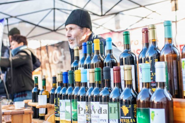 У Франківську відкрився фестиваль французького вина: Організатори запрошують на дегустацію ФОТОРЕПОРТАЖ
