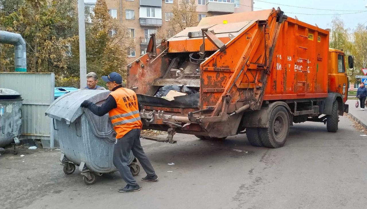 У Франківську підняли тарифи на вивіз сміття