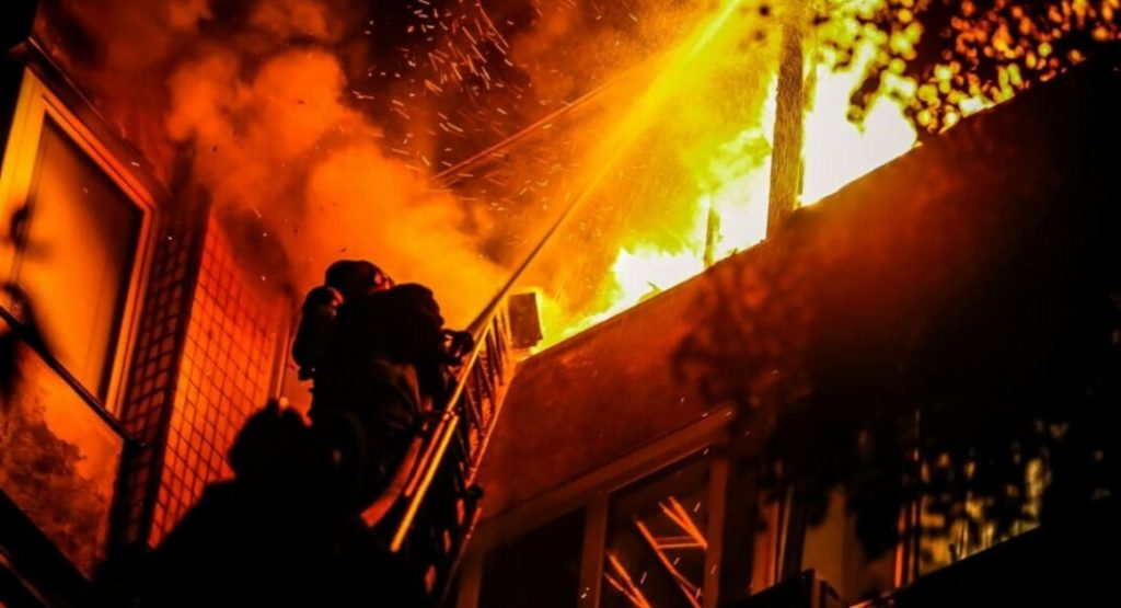 У Франківську на чоловікові спалахнув одяг, його з опіками госпіталізували до лікарні