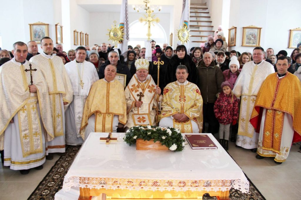 У селі на Прикарпатті освятили храм святого Миколая ФОТО