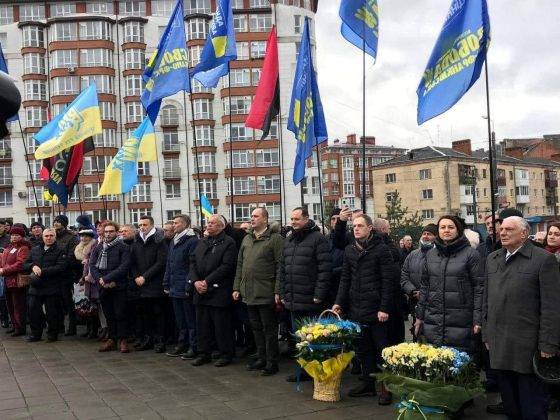 В Івано-Франківську урочистою ходою вшанували річницю народження Степана Бандери ФОТОРЕПОРТАЖ