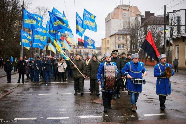 В Івано-Франківську урочистою ходою вшанували річницю народження Степана Бандери ФОТОРЕПОРТАЖ