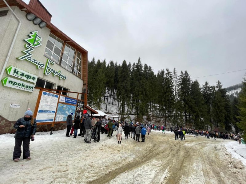 «Жлобство та нуль сервісу»: відомий журналіст Майкл Щур розніс популярний гірськолижний курорт в Карпатах ФОТО