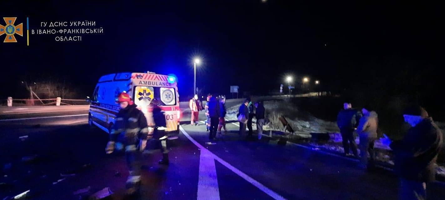 Трагедія на Різдво: в аварії на Прикарпатті загинула 5-місячна дитина ФОТО