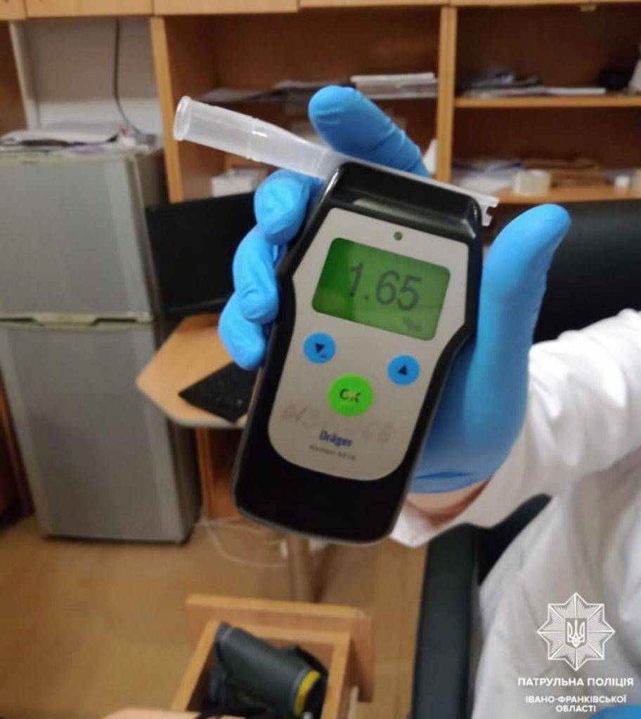 За зміну франківські патрульні спіймали сім п'яних водіїв та двох - під наркотиками