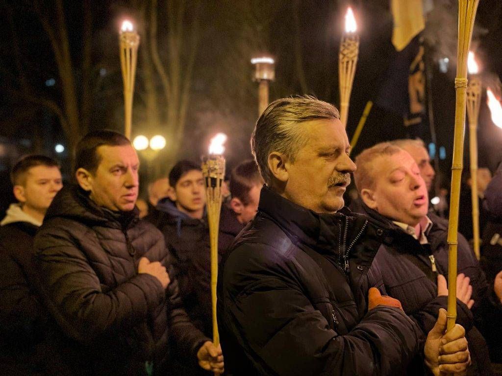 смолоскипною ходою