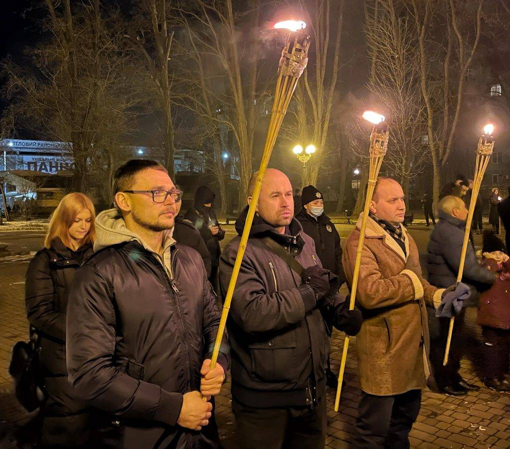 смолоскипною ходою