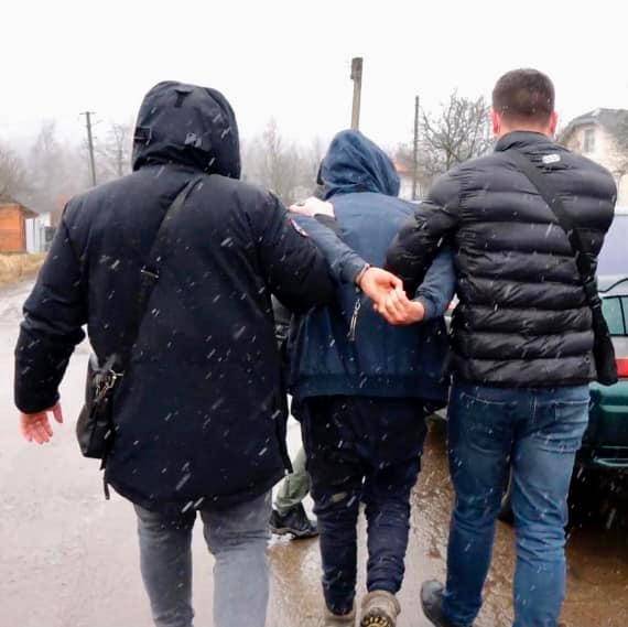 Палієм торгових кіосків у Калуші виявився 27-річний рецидивіст - його затримала поліція ФОТО