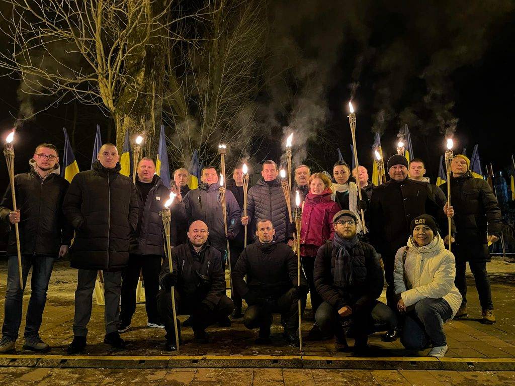 смолоскипною ходою