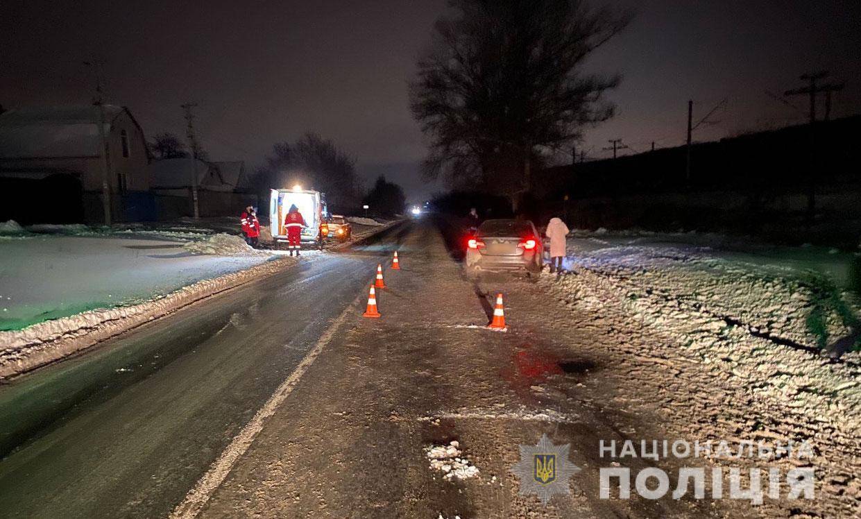 Під ранок нового року, в передмісті Івано-Франківська, автомобіль збив 18-річного юнака, який йшов проїжджою частиною