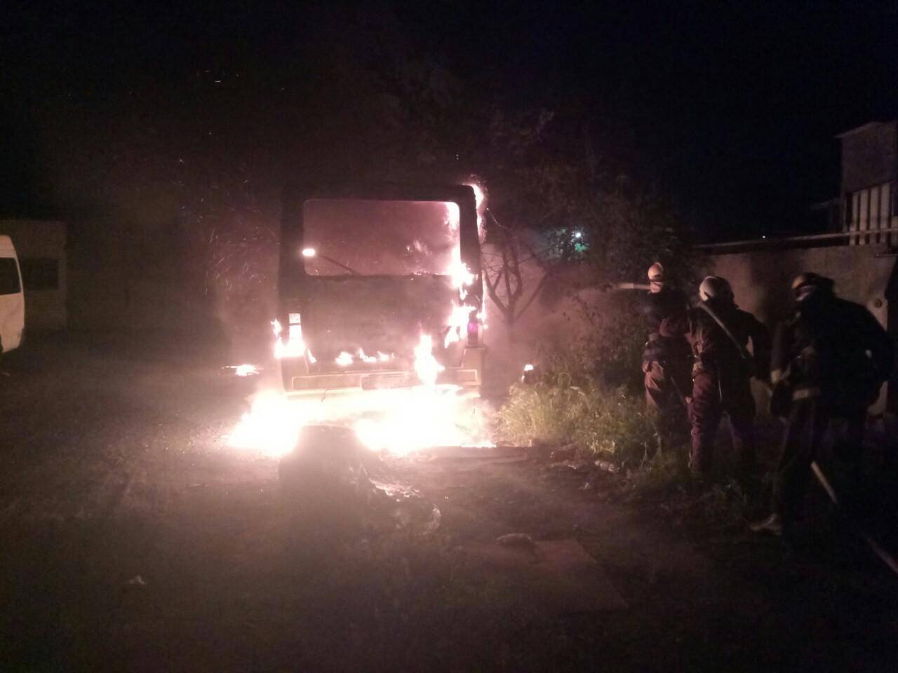 На Прикарпатті загорівся пасажирський автобус ВІДЕО
