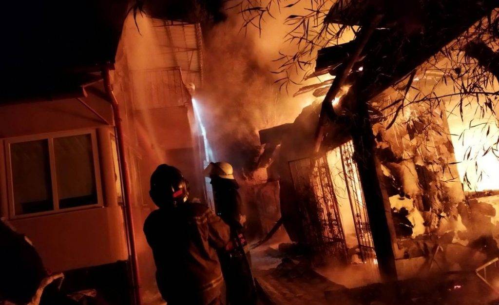 У Коломиському районі вогонь знищив житловий будинок