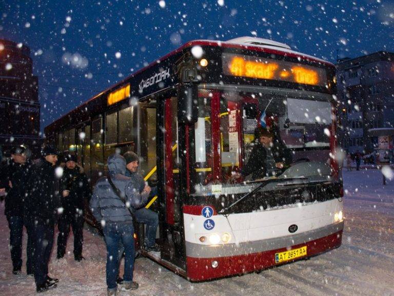 На святвечір і Йордан до міського кладовища курсуватимуть додаткові автобуси