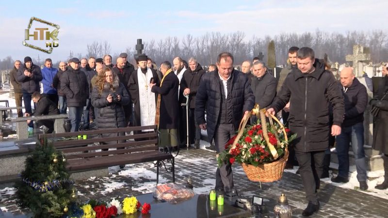 На Алеї Слави у Коломиї відбулася панахида за загиблим бійцем ВІДЕО