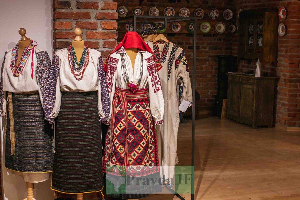 У Івано-Франківську,Галина Яцинович