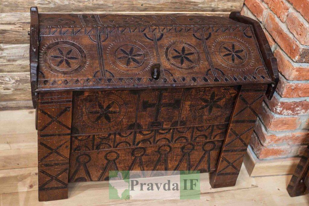 У Івано-Франківську,Галина Яцинович