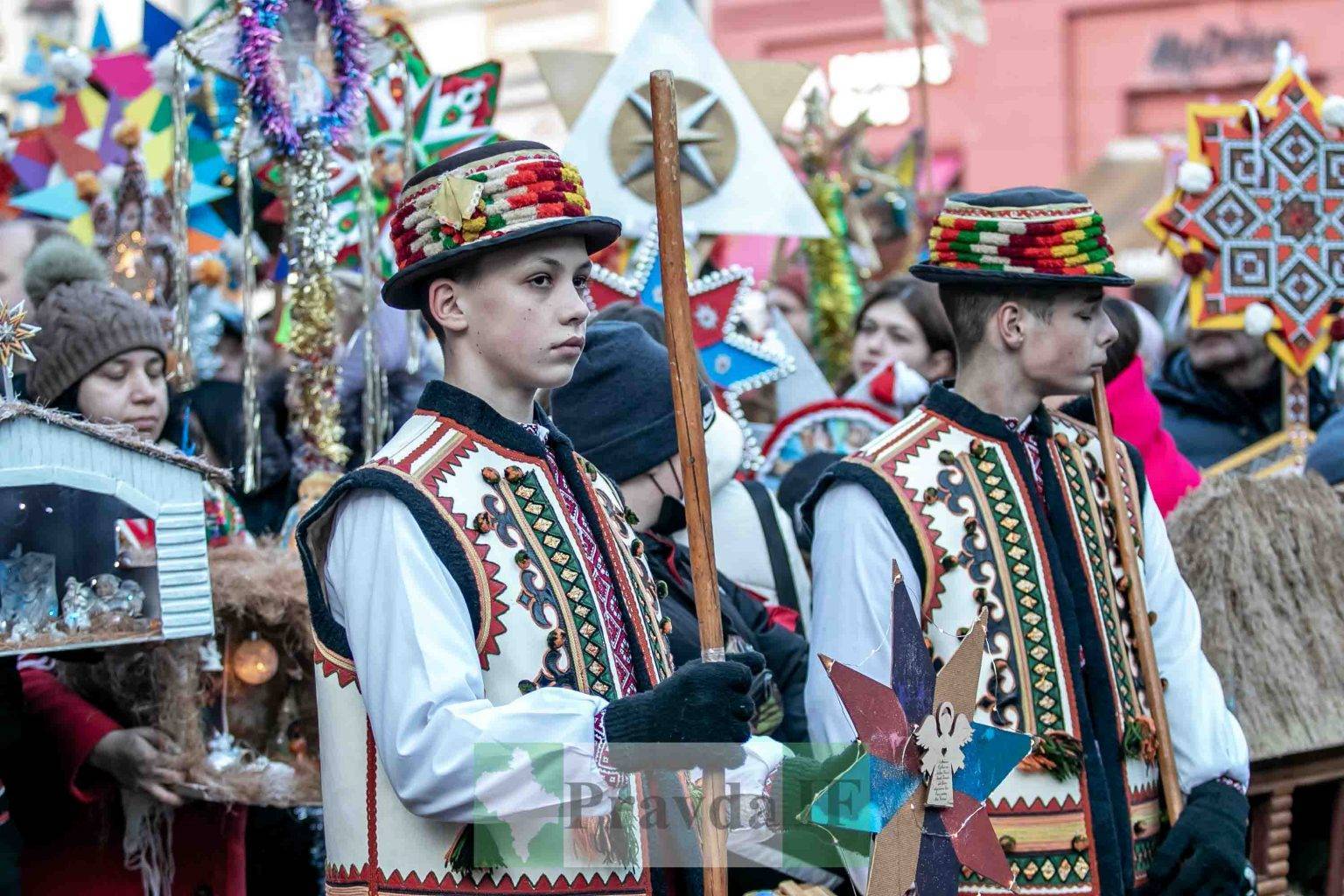 З шопками, зірками, співом: стартував фестиваль "Коляда на Майзлях" у Франківську ФОТОРЕПОРТАЖ