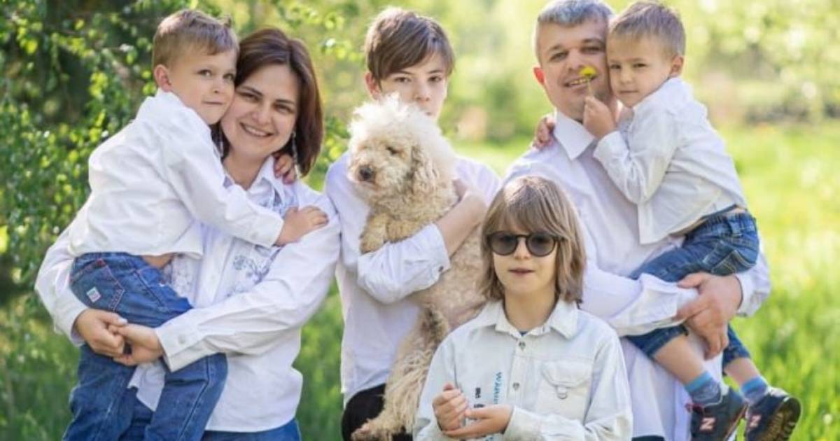 Франківська музична сім'я Савків створила нову колядку “Запалала в небі зірка”