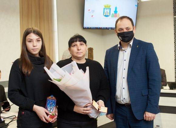 У Франківську ще три жінки отримали звання "Мати героїня"ФОТО