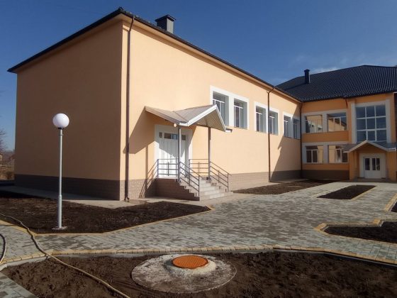 У Старому Косові після реконструкції відкрили спортивний комплекс школи ФОТО