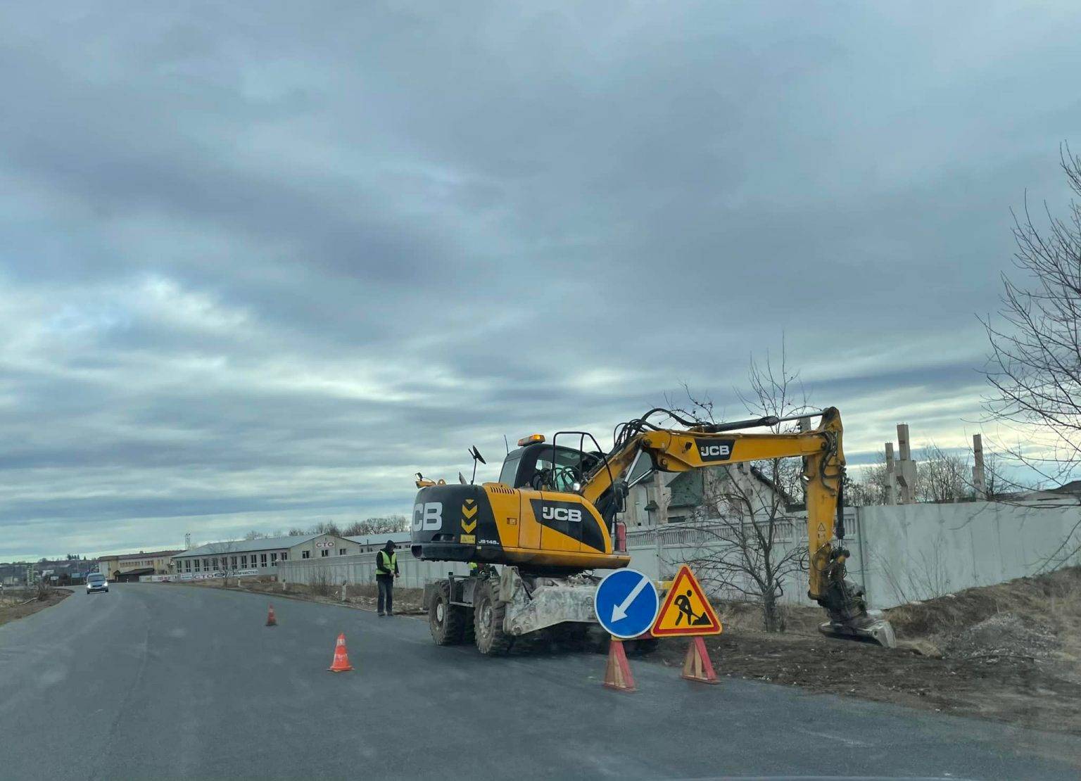 Дорожники проводять ремонт Тисменицької об'їзної