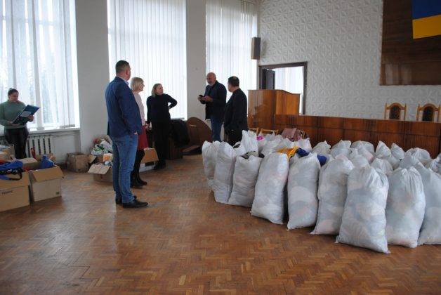 Уже вдруге до Рогатина прибула фура з благодійною допомогою від Марти Левченко ФОТО