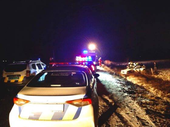 П'яний водій "Мерседес" на шаленій швидкості злетів з дороги у кювет: в поліції повідомили деталі травматичної ДТП, що сталась в передмісті Франківська ФОТО