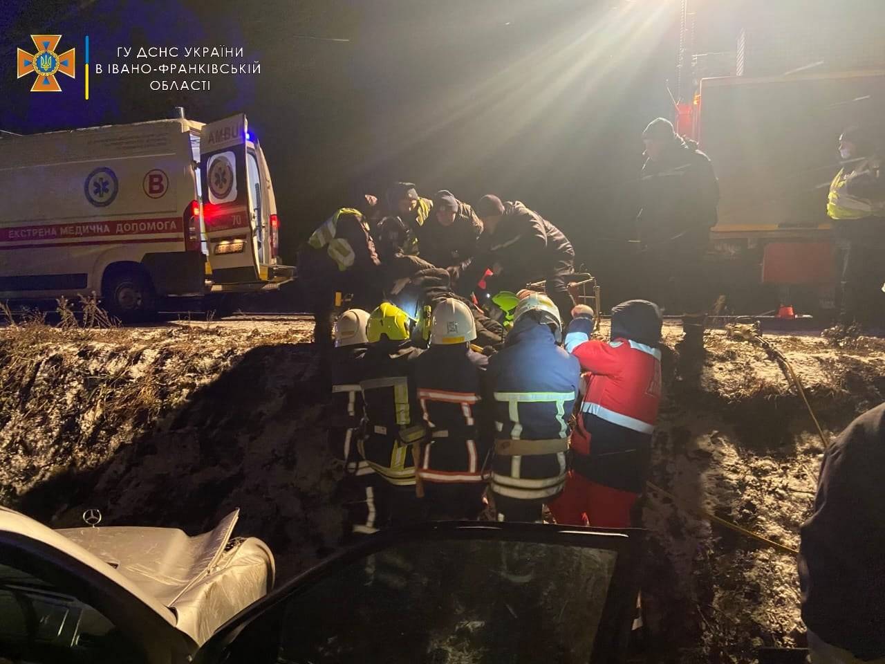 19-річним юнакам, які постраждали в аварії поблизу Івано-Франківська, потрібна допомога на лікування