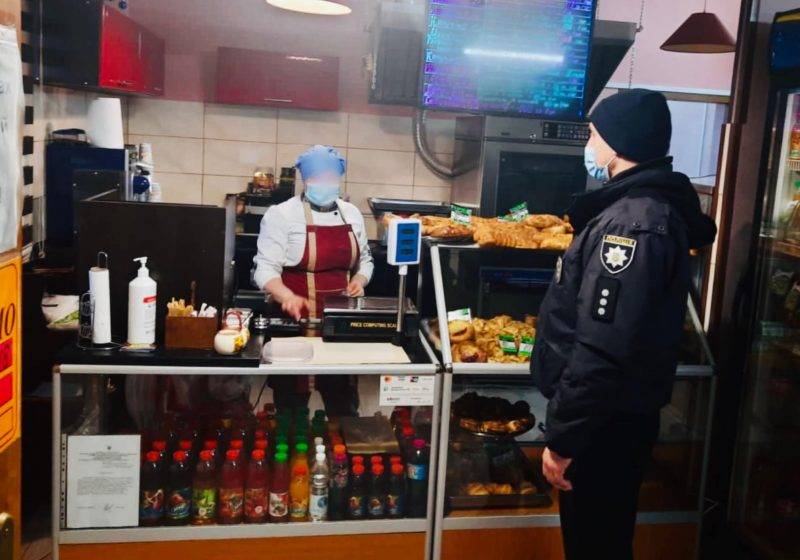 Поліцейські продовжують перевіряти дотримання прикарпатцями карантинних обмежень ФОТО