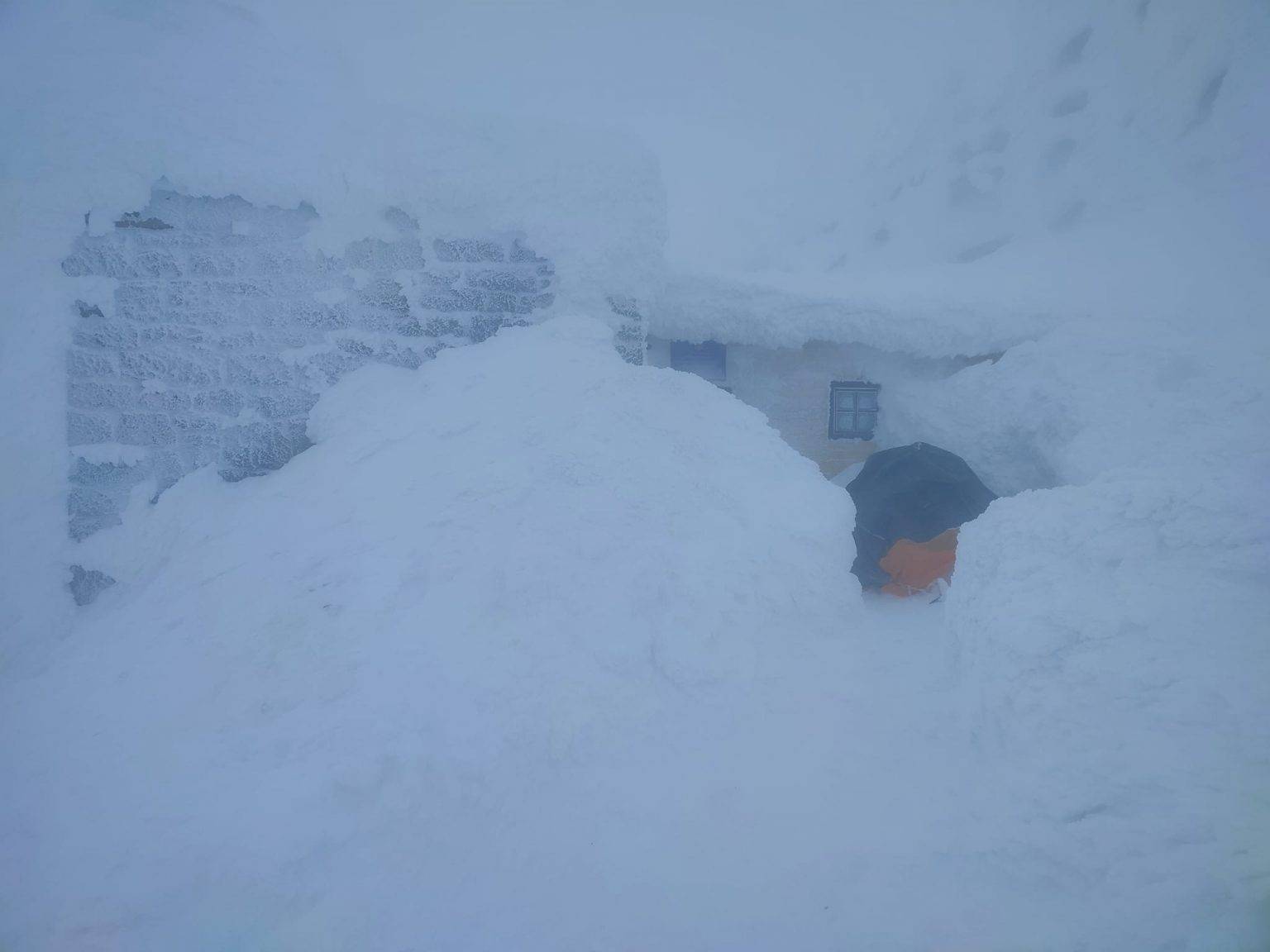3 рівень небезпеки: у Карпатах зберігається значна сніголавинна небезпека