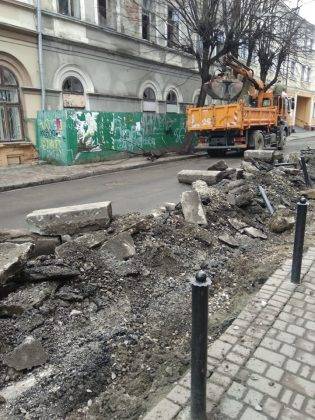 У центрі Франківська розпочалися роботи по розширенню пішохідної зони ФОТО