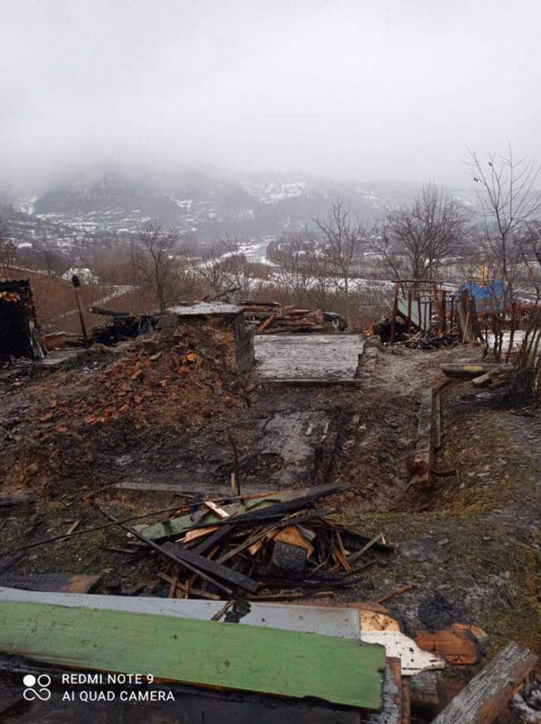 Все знищив вогонь: на Косівщині жінка з дитиною залишилася без даху над головою - потрібна допомога ФОТО, ВІДЕО