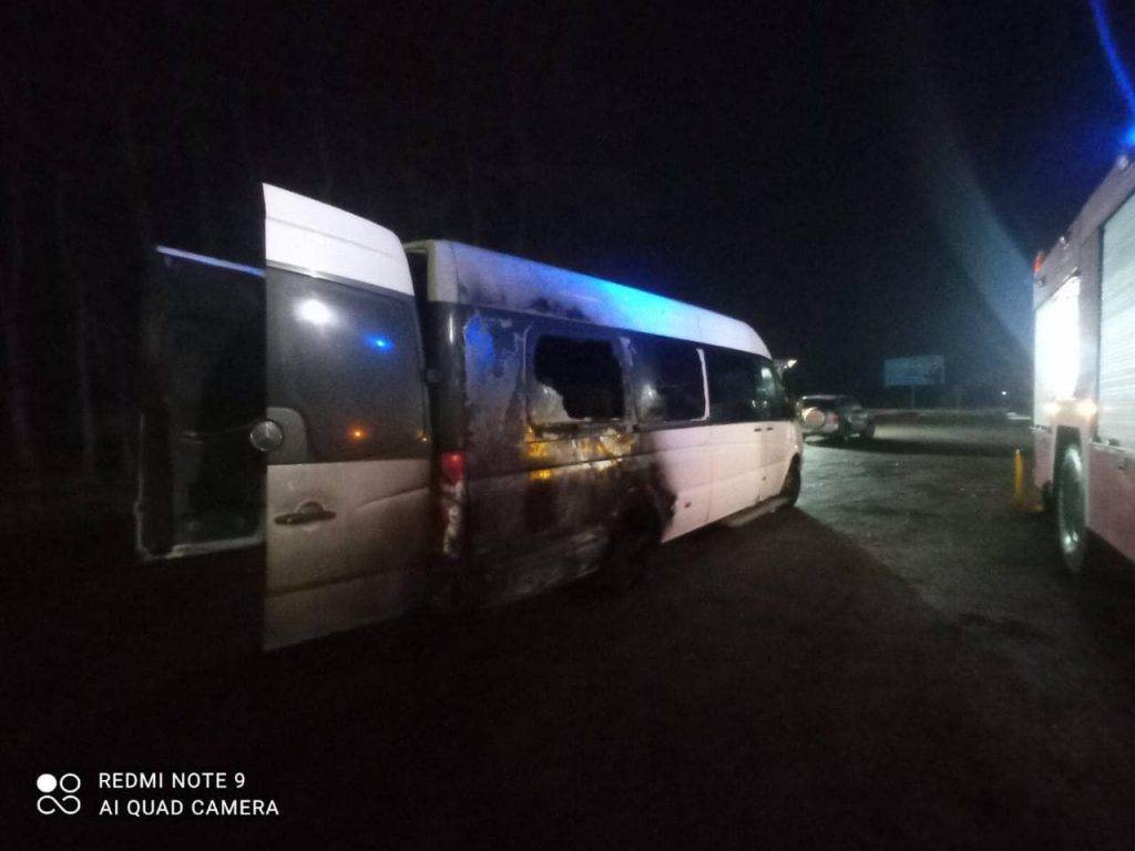 На Франківщині умисно підпалили автобуси місцевого підприємця ФОТО