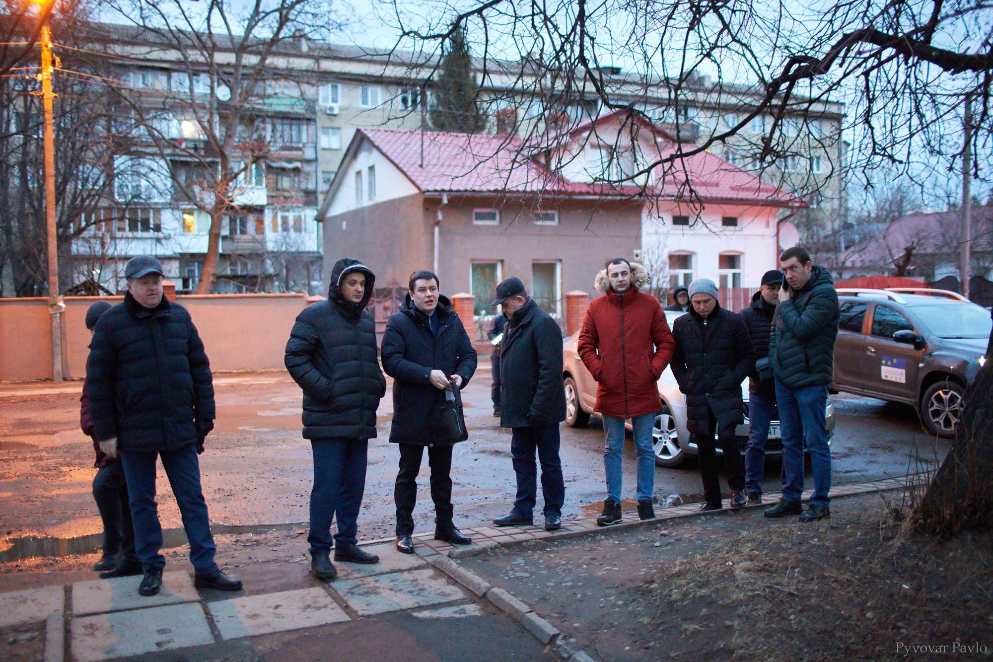 У Івано-Франківську облаштують новий сквер біля поліклініки