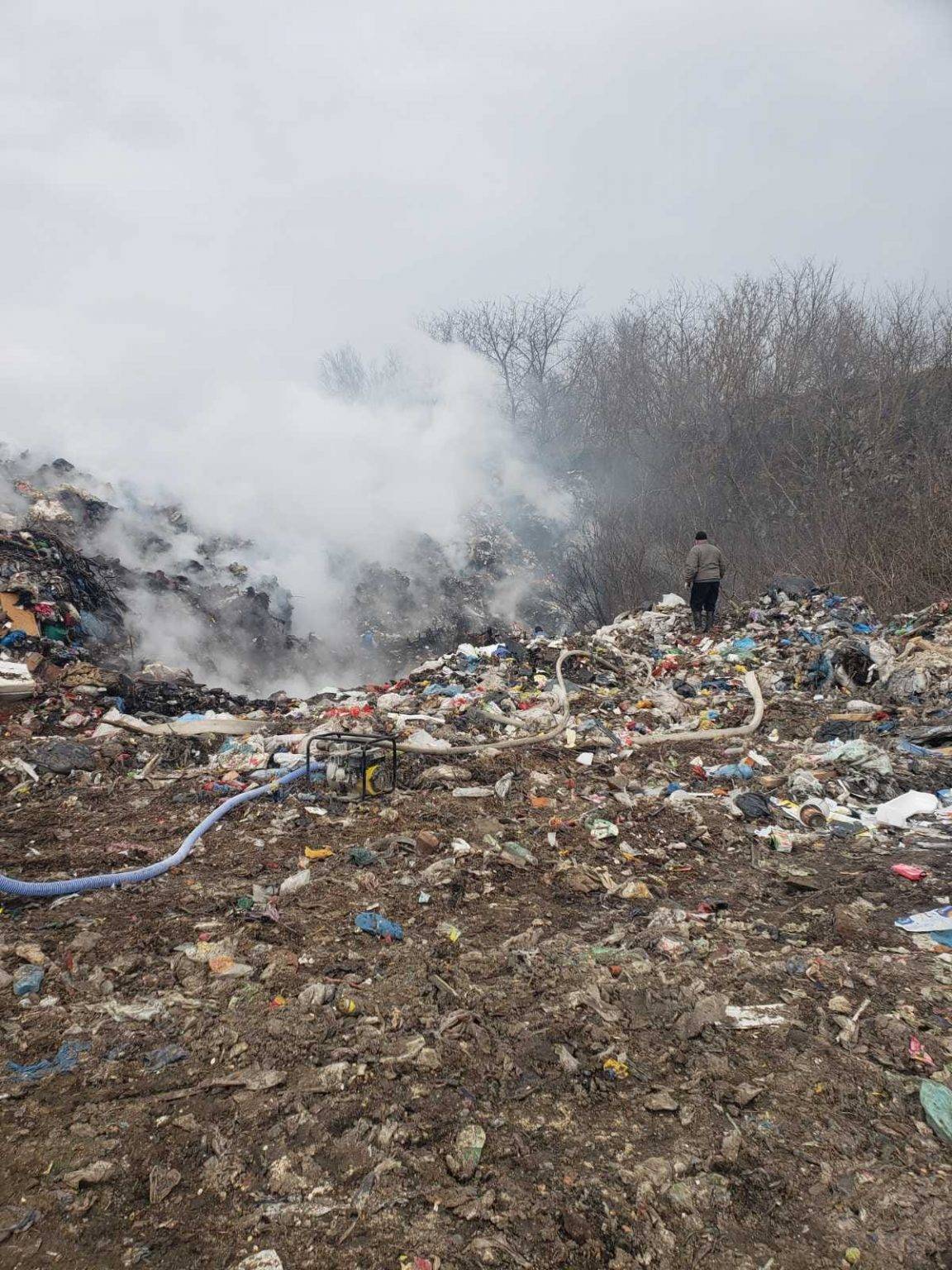 На Франківщині два дні поспіль боролись із вогнем на сміттєзвалищі ФОТО